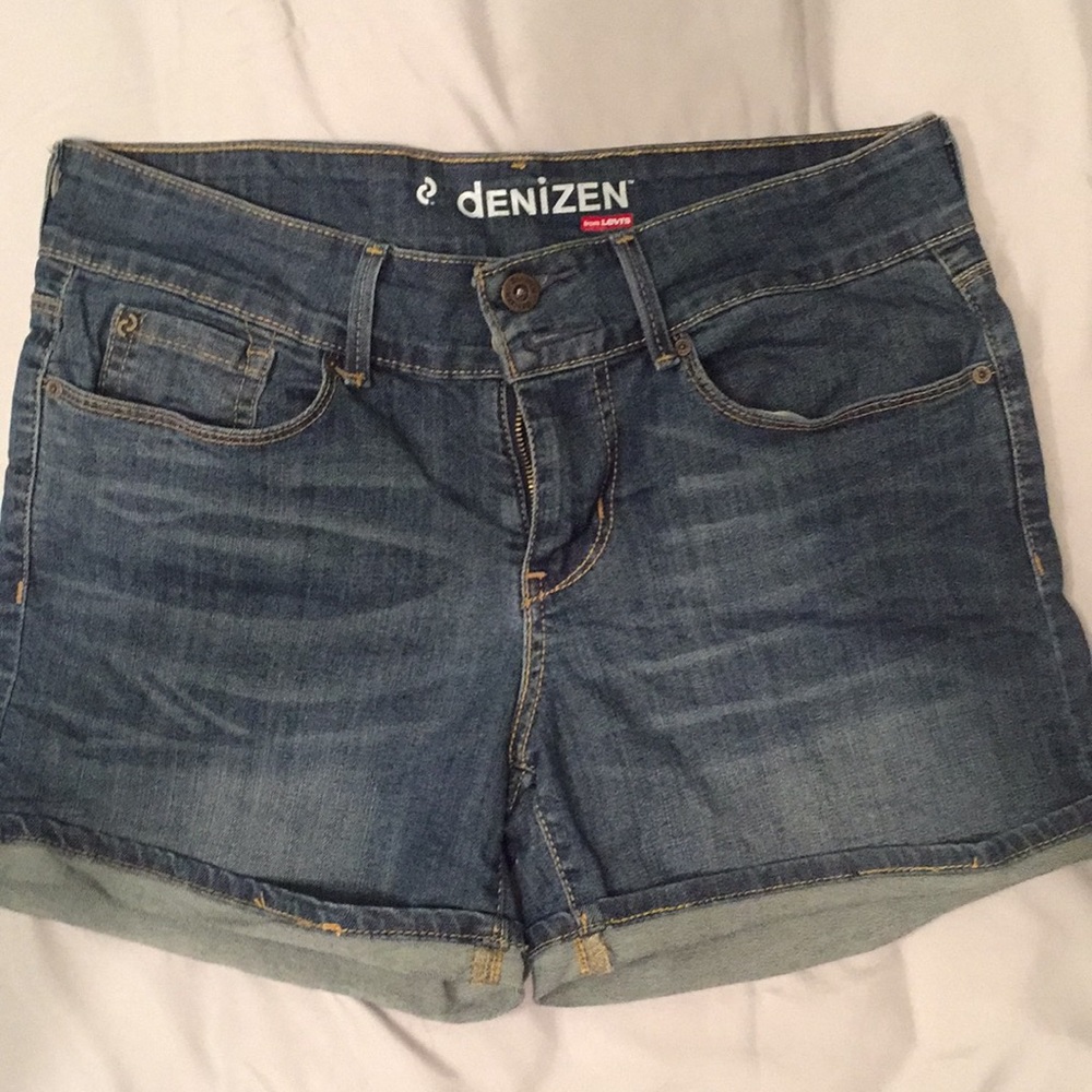 dENIZEN by Levi’s Woman’s denim shorts SZ 6
